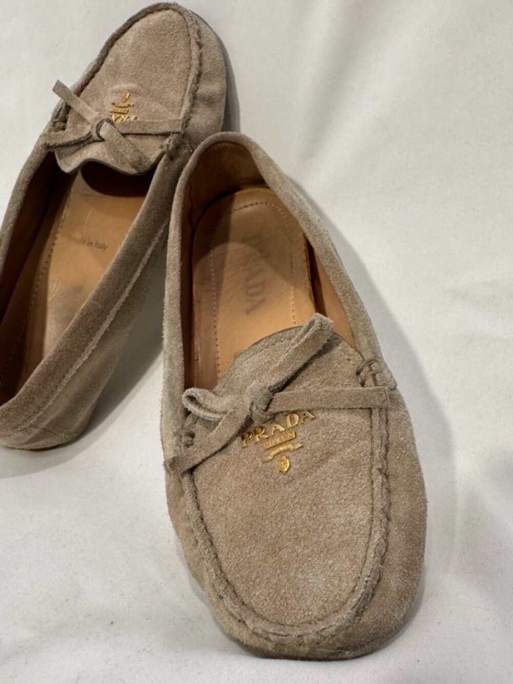 Prada Suede Bow Driving Loafers - Taupe